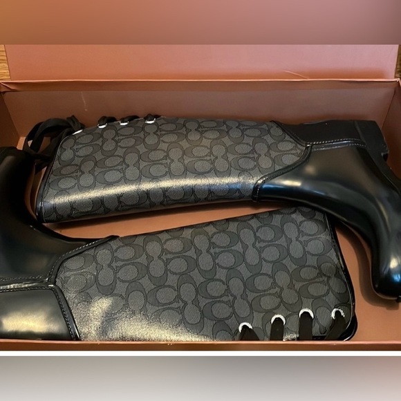 Authentic Coach Gray/Black Signature Outline “Tristee” Rain Boots - Picture 4 of 12